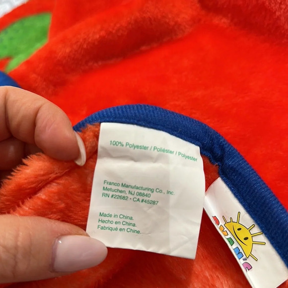 Kids plush blanket with pockets - Picture 5 of 5